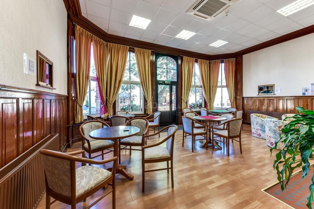 Hotel-Restaurant Domaine De La Grande Garenne Neuvy-sur-Barangeon Экстерьер фото